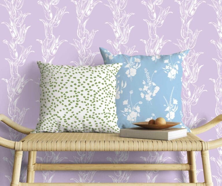 Color Caravan Lucille wallpaper in Lilac.